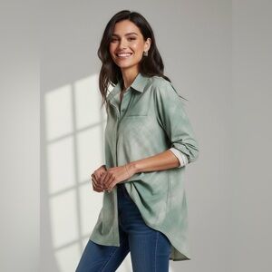 NEW NWT $120 WOMEN Sz SMALL ATHLETA URBANITE GREEN SHIRT TOP ATHLETIC BUTTON